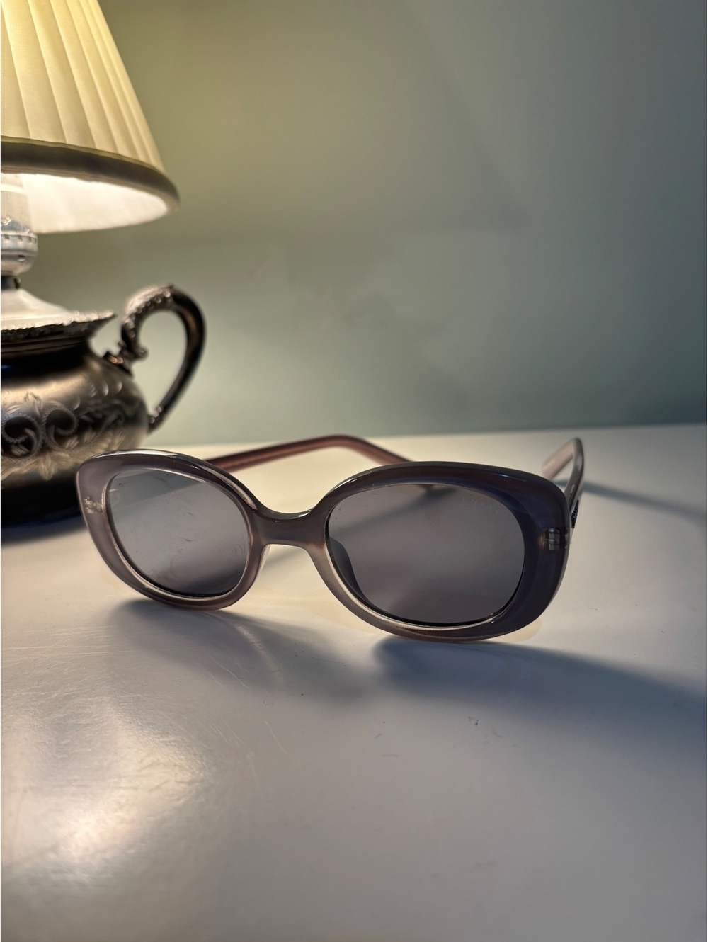 Quay Oversized Oval Sunglasses in Light Purple